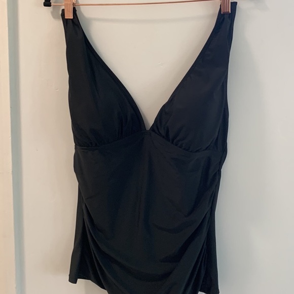 Black Tankini Bathing Suit Top  Size 16 very small for a size 16 - Picture 3 of 15